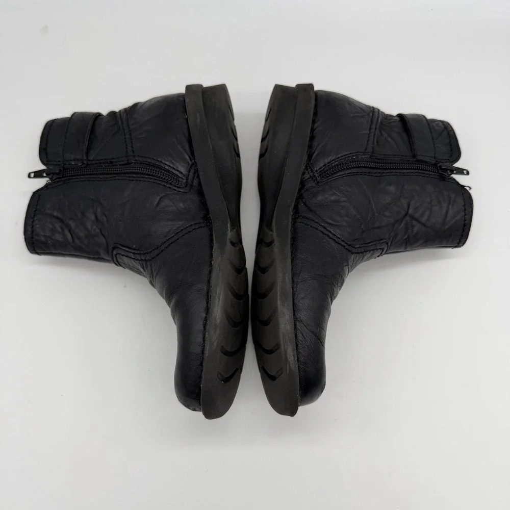 Clarks Womens Black‎ Leather Ankle Boots Side Zip Buckle Low Wedge 5.5M 39300